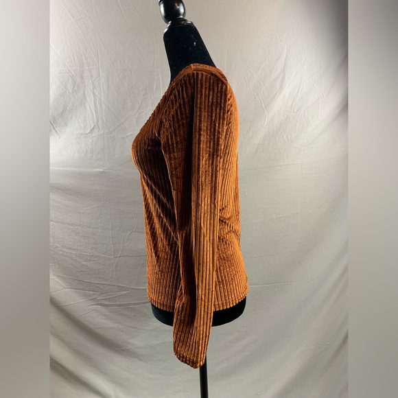 Brown Rib-knit Velvet Tee - Picture 9 of 9